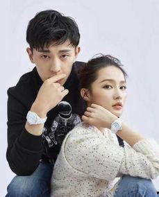 情侣吃瓜写真,情侣吃瓜写真，甜蜜滋味尽收眼底