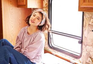 陪美女吃瓜诗句,品味人生百态